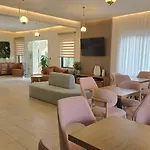 Eleana Boutique & Blue Infinity Lejlighedshotel 4*