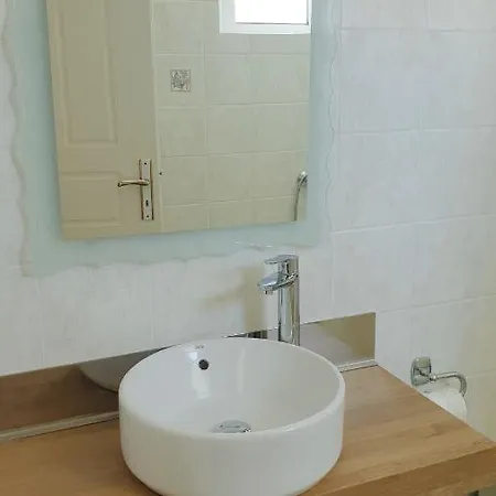 ελεάνα Ξενοδοχείο με διαμερίσματα 3*
