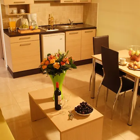 Lejlighedshotel Eleana Boutique & Blue Infinity 4*