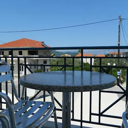 Ξενοδοχείο με διαμερίσματα ελεάνα Νικιάνα