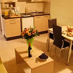 Ξενοδοχείο με διαμερίσματα Eleana Boutique & Blue Infinity 4*