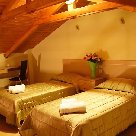 Eleana Boutique & Blue Infinity Никиана