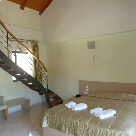 Eleana Boutique & Blue Infinity Никиана