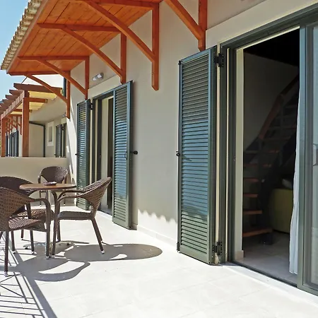 Eleana Boutique & Blue Infinity 4* Νικιάνα