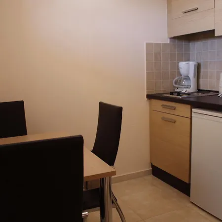 Eleana Boutique & Blue Infinity Hotel apartamentowy Nikiana